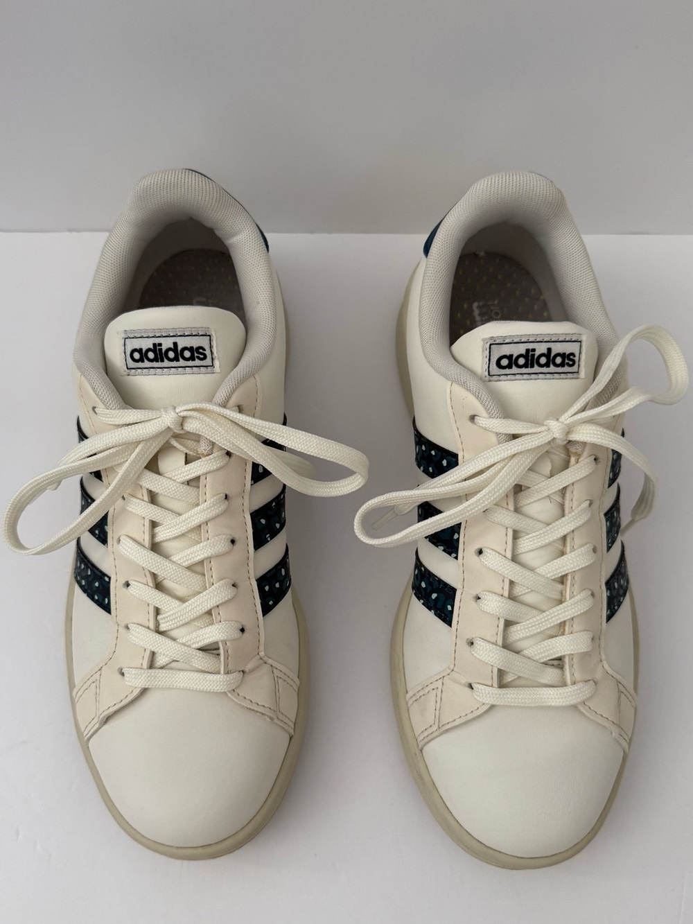 Adidas Grand Court 2.0 White Blue Print Sneakers Women’s Size 9 - Picture 4 of 9